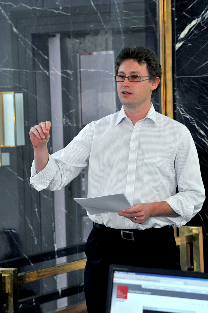 Dr. Michal Frankl (Židovské muzeum v Praze) se zaměřil na využití svědectví pamětníků v akademické praxi (Foto: Ibra Ibrahimovič)