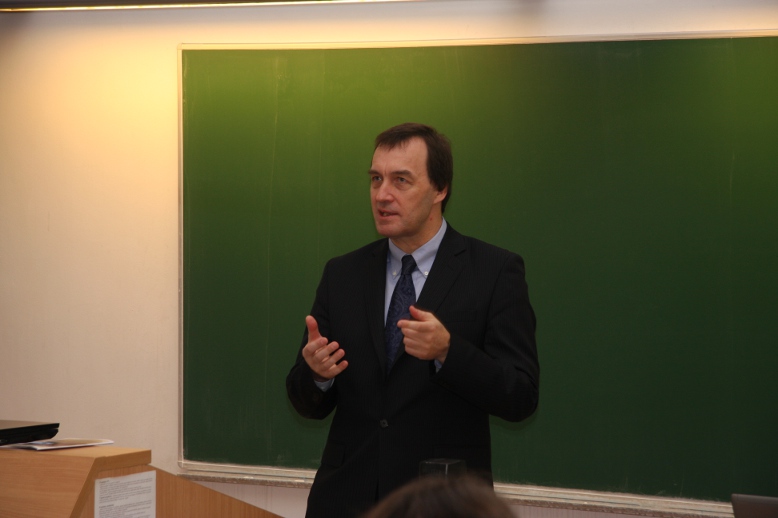 Prof. Jan Hajič přednesl příspěvek o historii a budoucnosti vědeckého projektu MALACH a vzniku CVH Malach