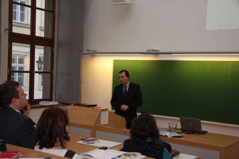 Prof. Jan Hajič přednesl příspěvek o historii a budoucnosti vědeckého projektu MALACH a vzniku CVH Malach